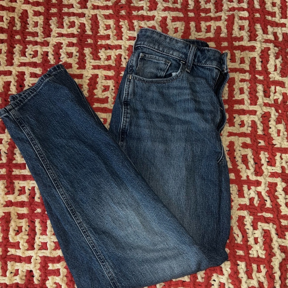 Hollister Ultra High-rise Mom Jeans